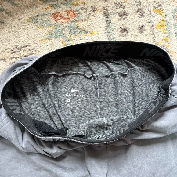 Nike dri fit shorts - Picture 3 of 4